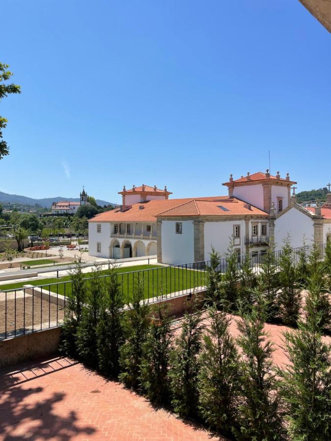 Solar Do Requeijo By Luna Hotels & Resorts Arcos de Valdevez Exterior foto The Pazo of the Dukes of Cadaval, in the municipality of Vila Viçosa, where the family lived for many years.