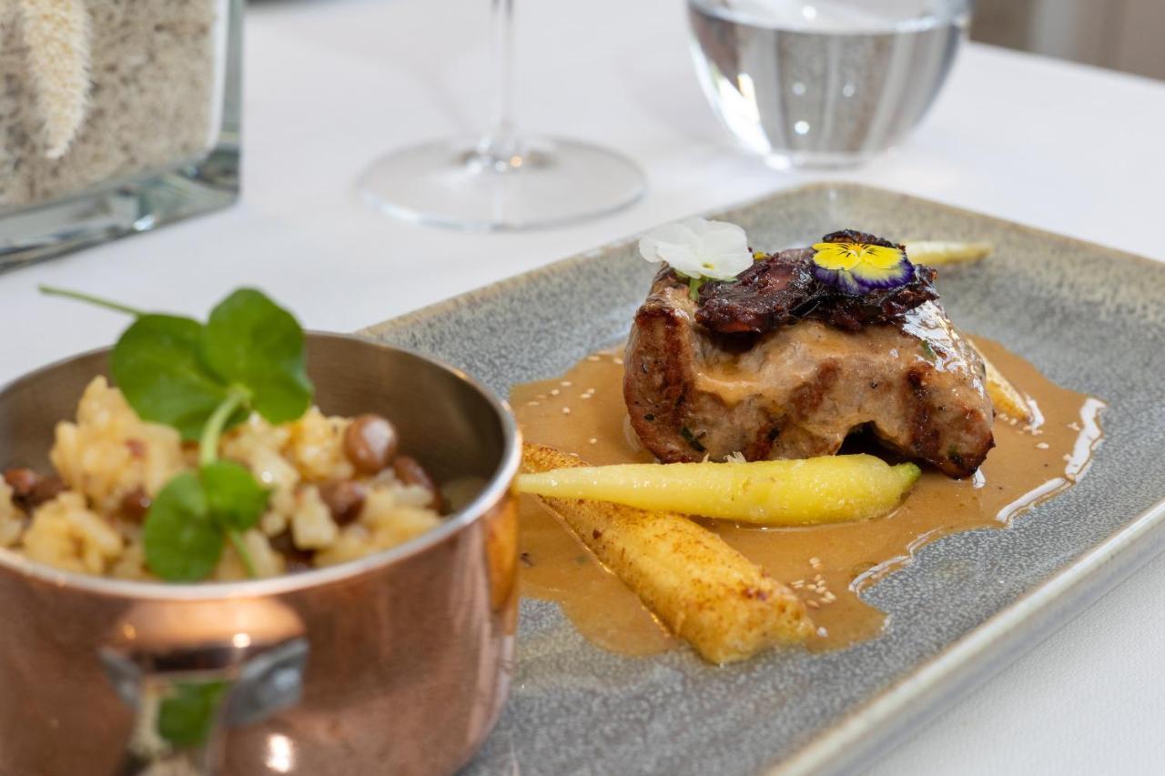 Solar Do Requeijo By Luna Hotels & Resorts Arcos de Valdevez Exterior foto A meal at the restaurant
